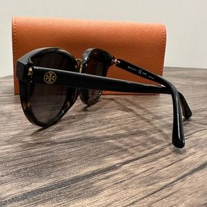 Tory Burch black gradient round sunglasses with gold detail